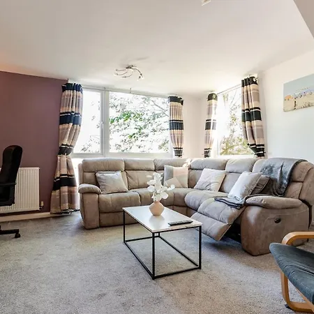 Comfortable 3-Storey House With Free Car Parking-2